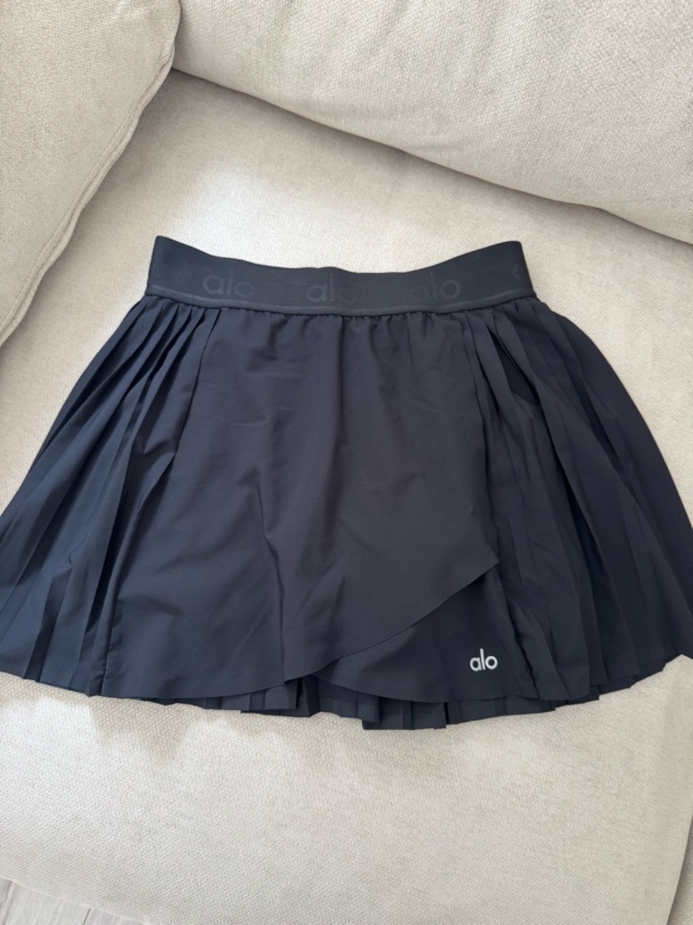 ALO Yoga Black Pleated Athletic Skirt tennis skirt